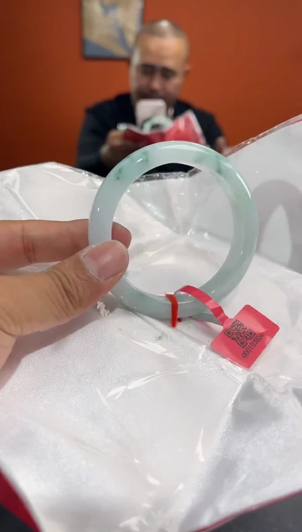 未镶嵌手镯翡翠5