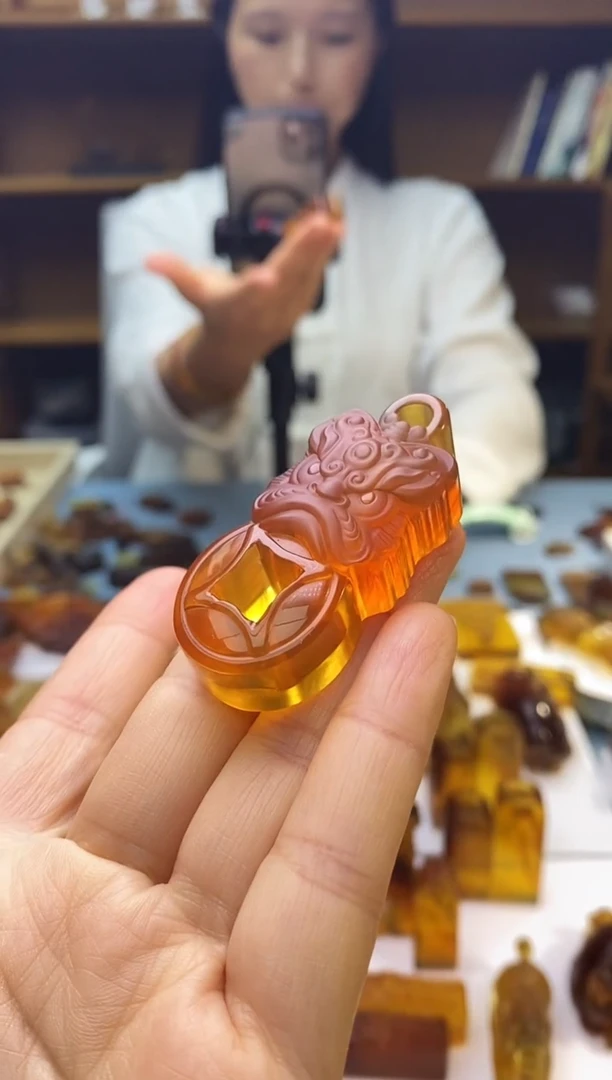 琥珀颈饰未镶嵌SN75-65（醒狮扣）