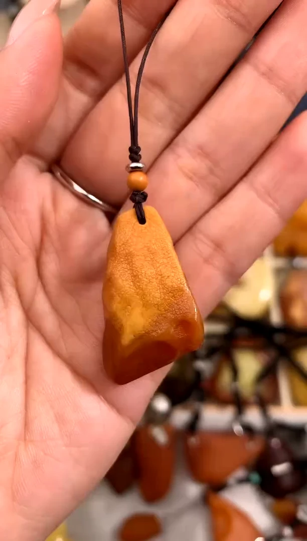 【闪购商品】蜜蜡裸石未镶嵌似玉