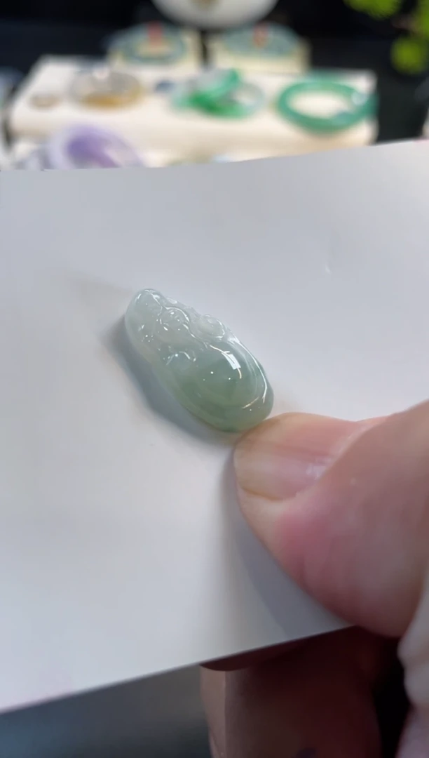 翡翠未镶嵌颈饰37 有纹裂