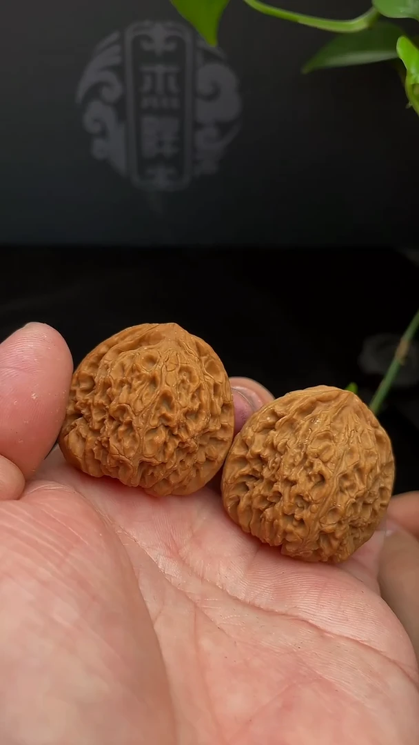 【闪购商品】文玩核桃把件39尺南疆，团