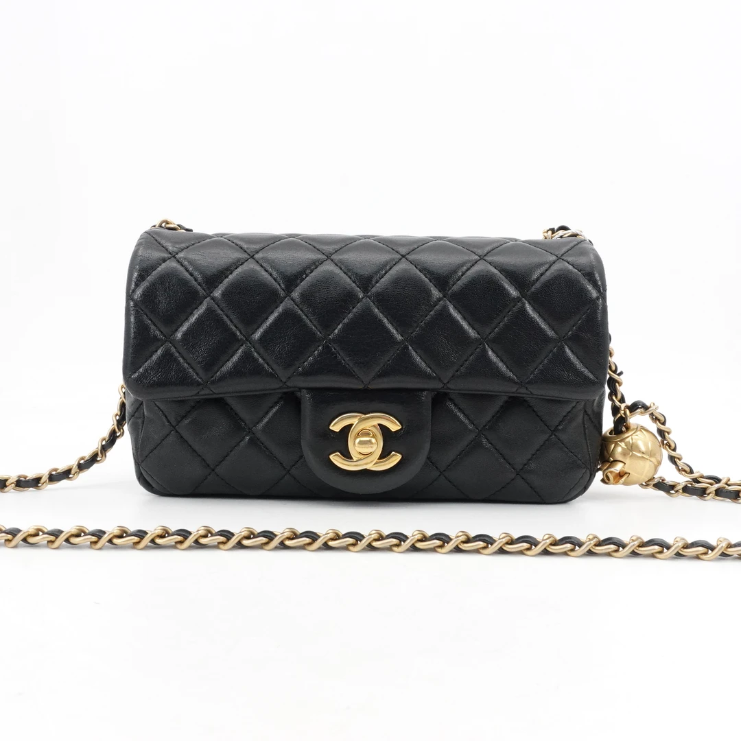 99新 Chanel/香奈儿金球大mini黑金羊芯片款单肩包/33163390