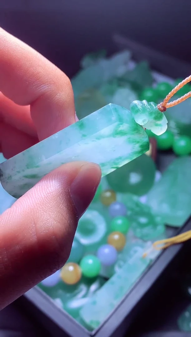 未镶嵌定制翡翠盼?毛货翡翠定制