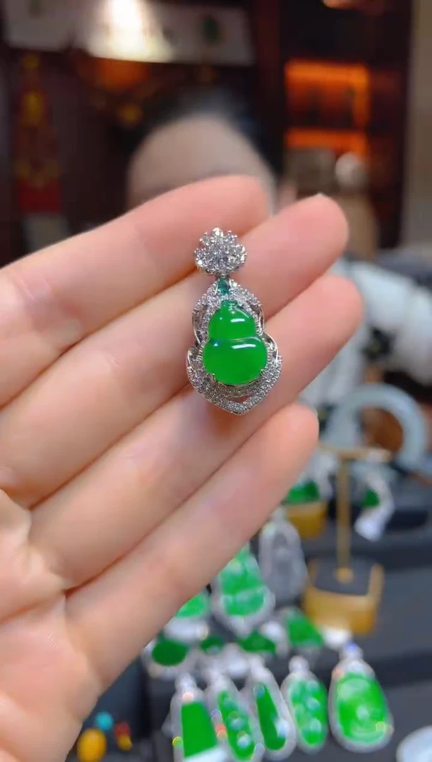 【闪购商品】翡翠颈饰未镶嵌119304天然A货翡翠葫芦吊坠