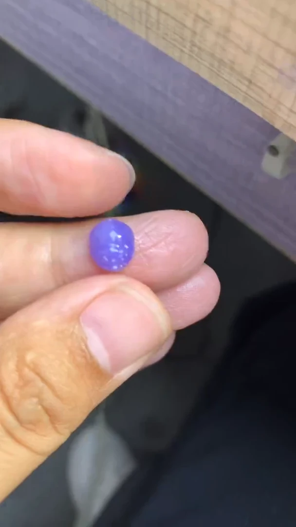 未镶嵌定制翡翠燕*宝毛货