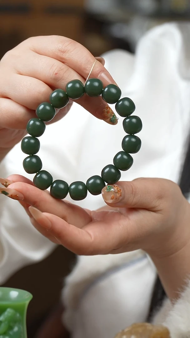 未镶嵌和田玉把件手串