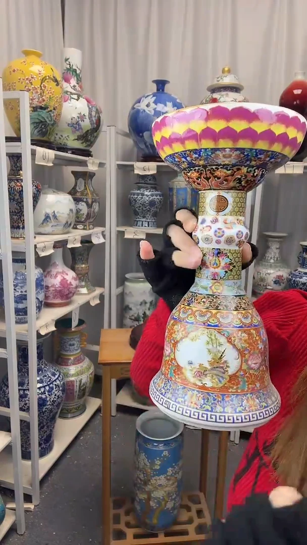 摆件陶瓷景德镇摇铃尊珐琅彩