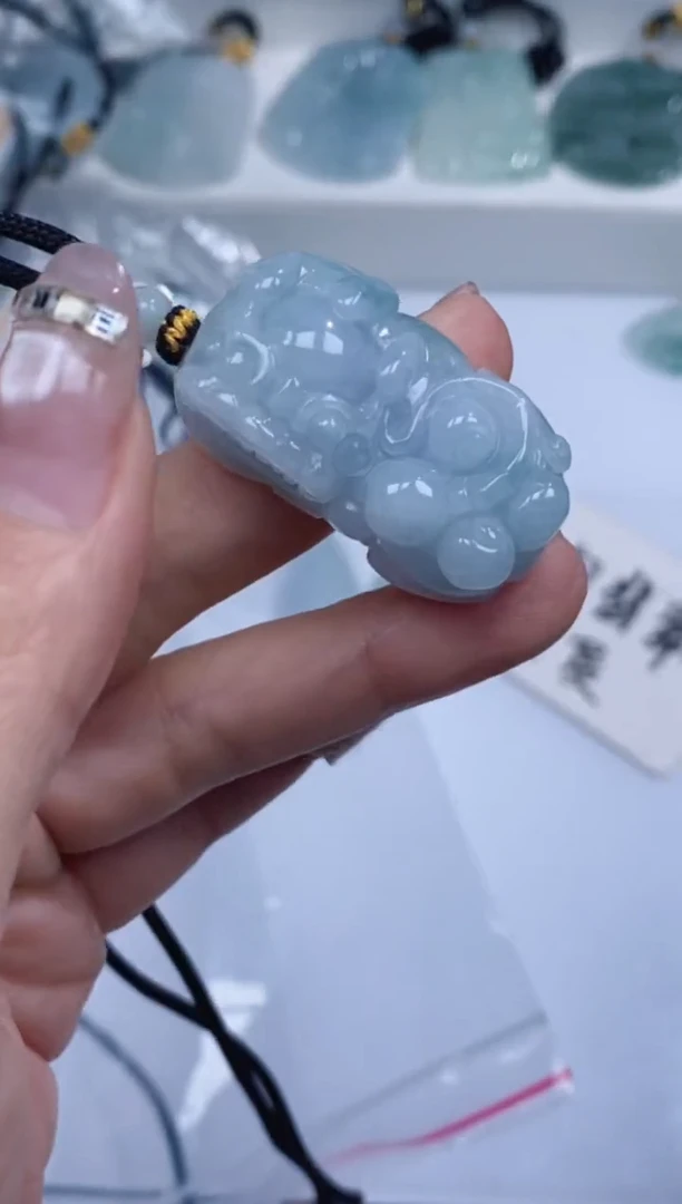 颈饰未镶嵌翡翠吊坠