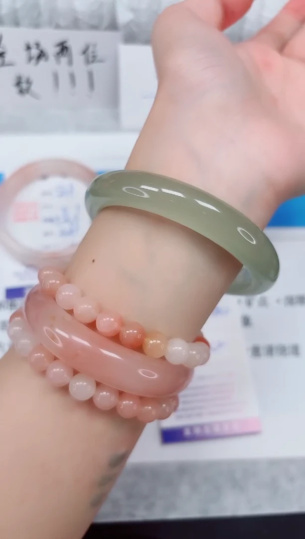 未镶嵌手镯石英质玉280-62东