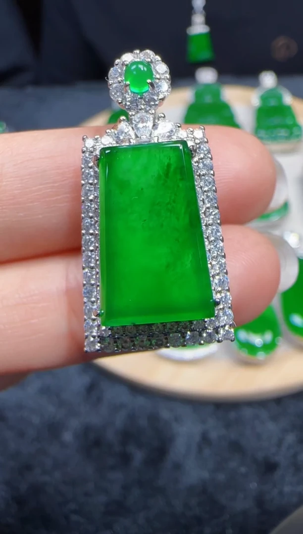 未镶嵌定制翡翠翡翠吊坠12