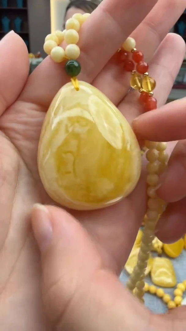 琥珀颈饰未镶嵌秒拍号 假一罚三30