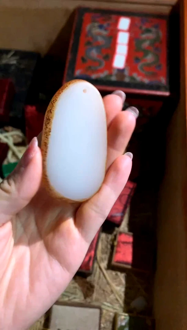 颈饰未镶嵌和田玉（子料）润玉潭精品专属摆件