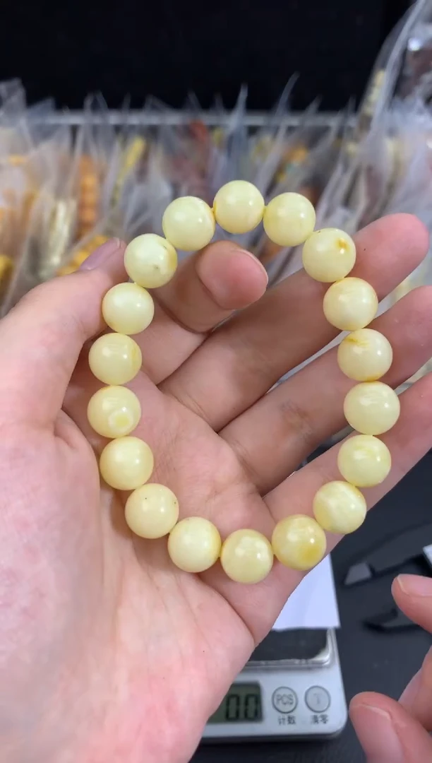 蜜蜡未镶嵌珠宝奇石74