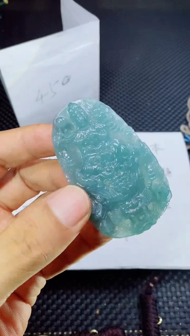 翡翠未镶嵌颈饰