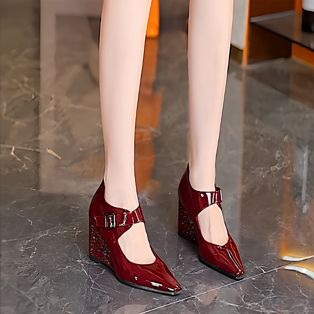 法式坡跟高跟鞋女士秋季新款尖头一字带水钻时尚百搭漆皮气质单鞋