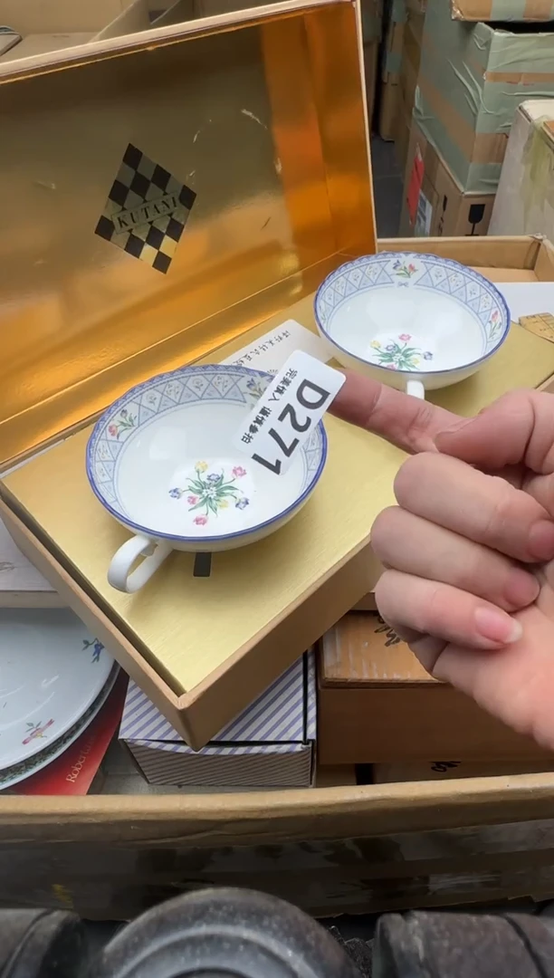 瓷片一****湖271