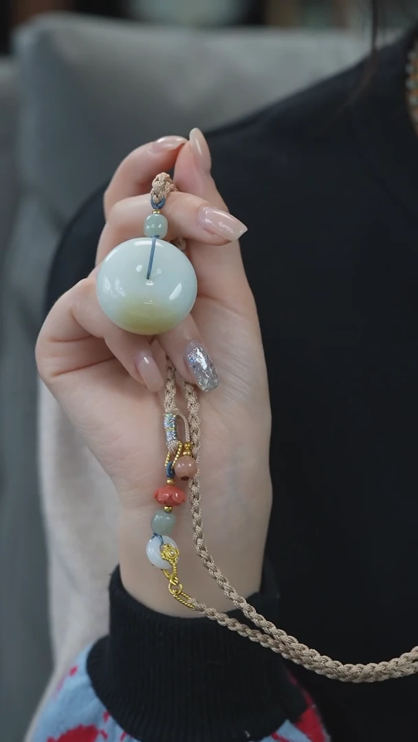 和田玉吊坠未镶嵌平安扣