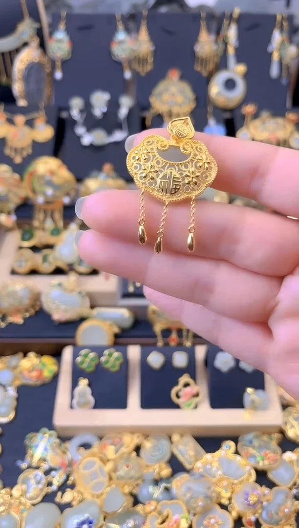 【闪购商品】和田玉吊坠银S925镀金镶嵌花丝镂空如意流苏吊坠