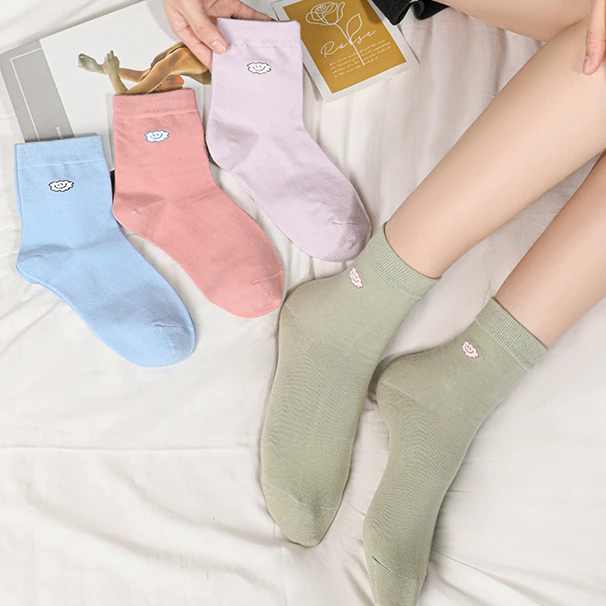 女士中筒袜子秋冬新款精梳棉袜ins风韩系穿搭糖果色女袜防臭透气