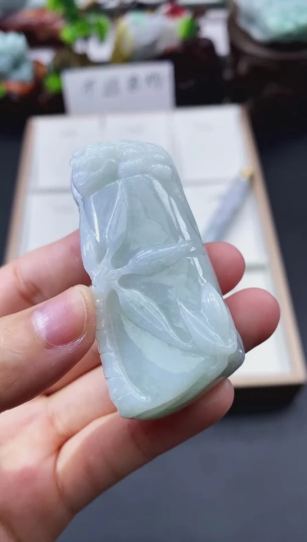 翡翠未镶嵌颈饰天然缅甸A货翡翠