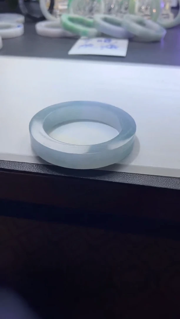未镶嵌翡翠手镯定制翡翠翡翠手镯