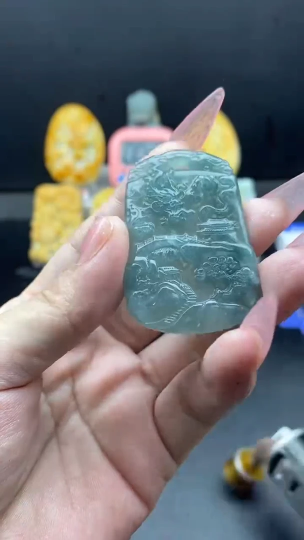 翡翠未镶嵌颈饰挂件