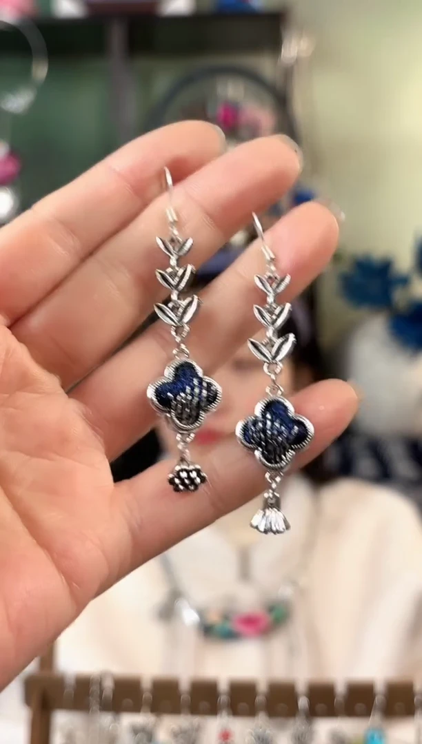 彩云南阁非遗老绣饰品330*