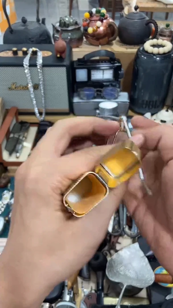 瓷片闪购商品      如图所示