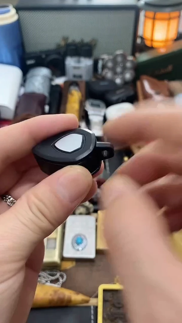 瓷片闪购商品  如图所示