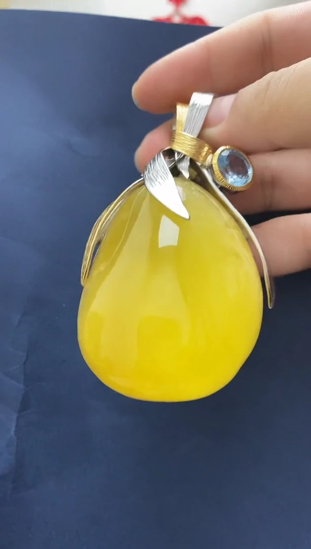 裸石琥珀未镶嵌吊坠