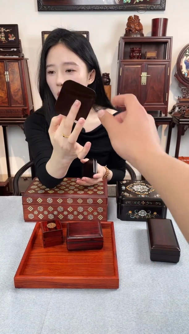 【闪购商品】红酸枝木类成套家具杯垫