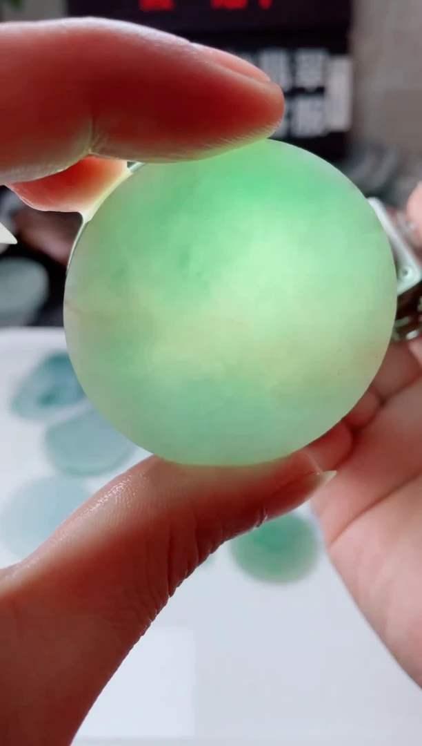 翡翠未镶嵌颈饰2379......