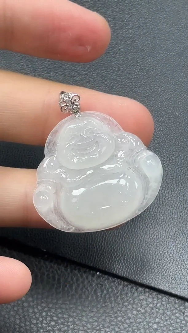 颈饰18K金镶嵌翡翠佛公