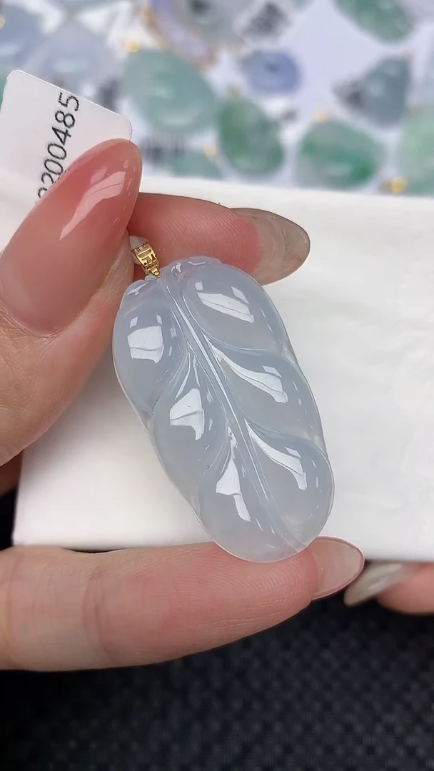 翡翠18K金镶嵌颈饰天然翡翠a货