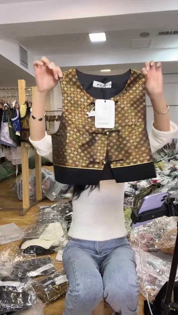 马甲       L码        105-115斤