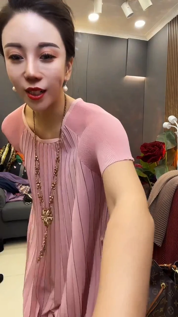 聚酯纤维（涤纶）粉色 百褶裙