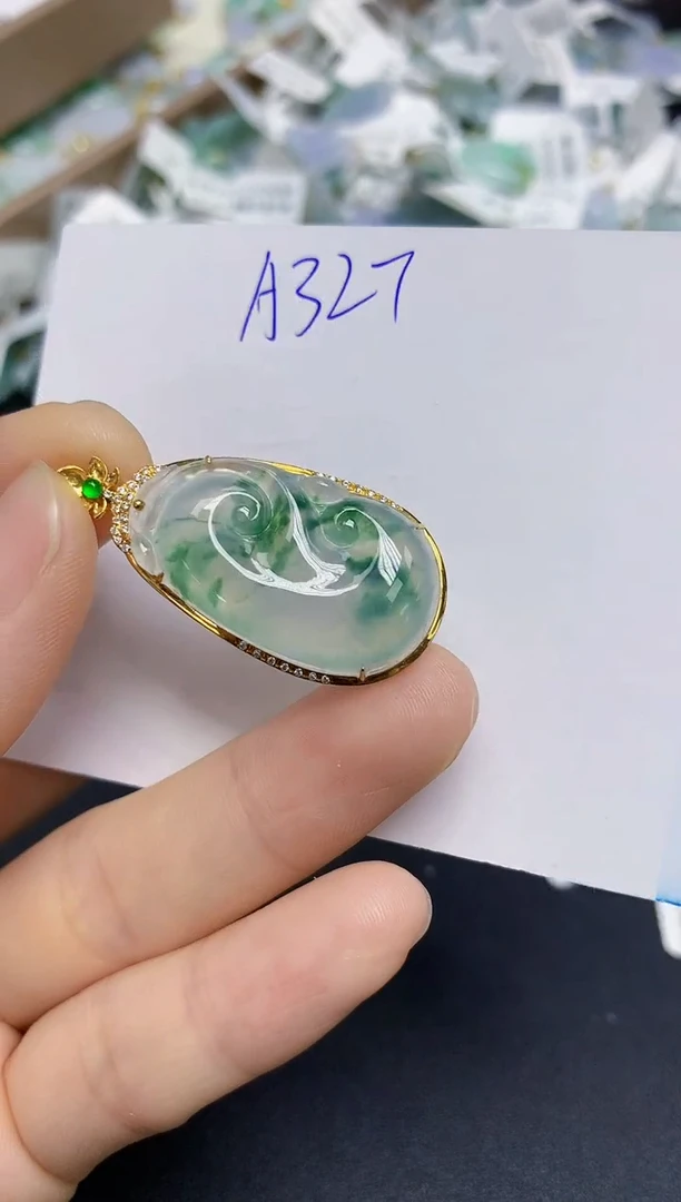 颈饰18K金镶嵌翡翠天然缅甸翡翠A货翡翠百元以上9元证书费自理