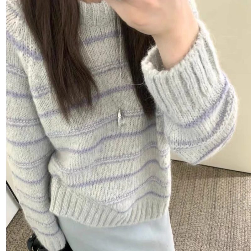 044大韩家温柔圆领条纹毛衣