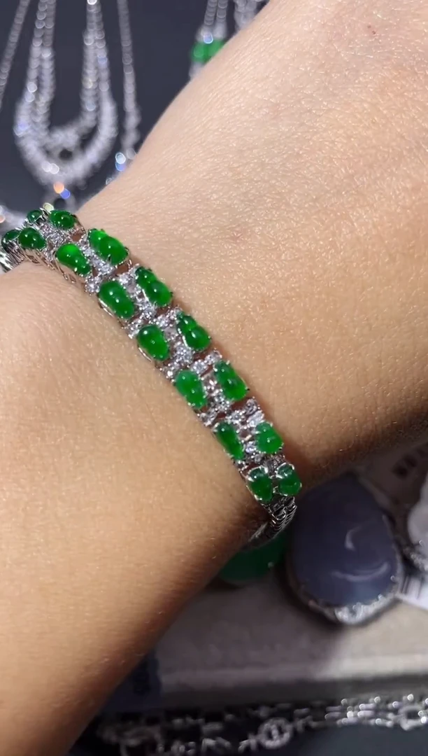 18K金镶嵌手链翡翠手链