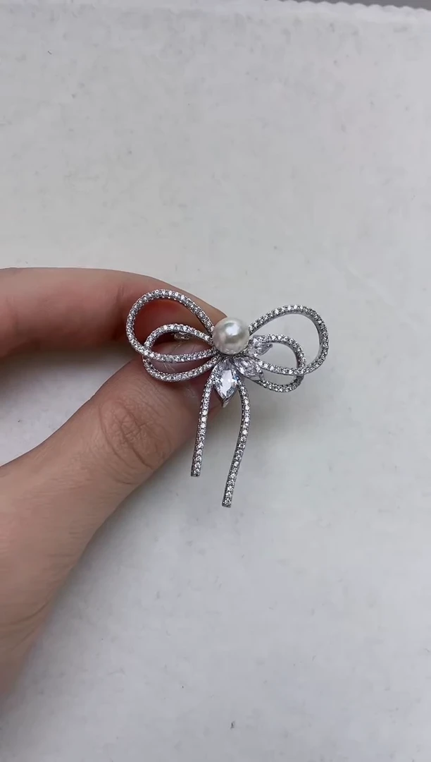 未镶嵌胸饰海水珍珠