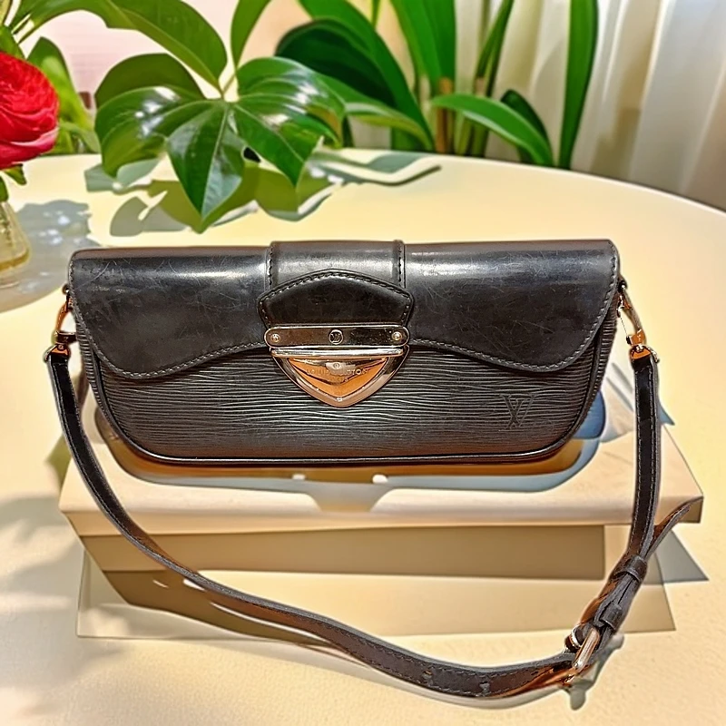 95新 LouisVuitton/路易威登  黑色水波纹腋下包 1188 6314