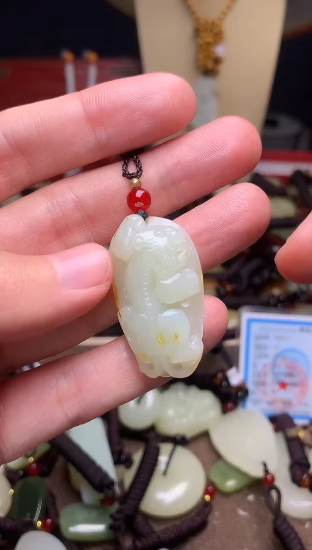 颈饰未镶嵌和田玉新疆料青海料清水和田玉吊坠