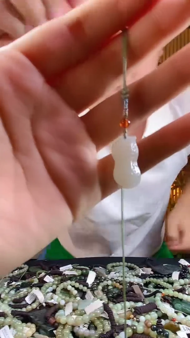 和田玉未镶嵌颈饰多样性发货，拍一发一