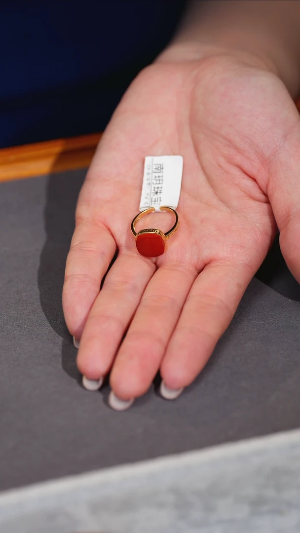 18K金镶嵌南红玛瑙戒指原矿J-2-3
