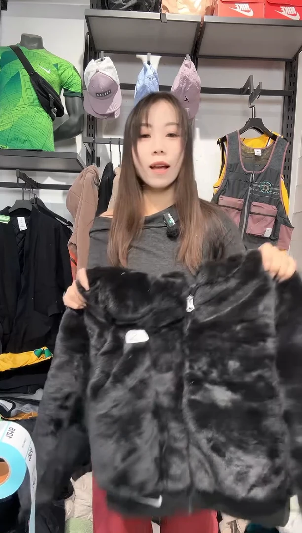 1213    编码 瑕疵款直播间过款为准 尺码 S155