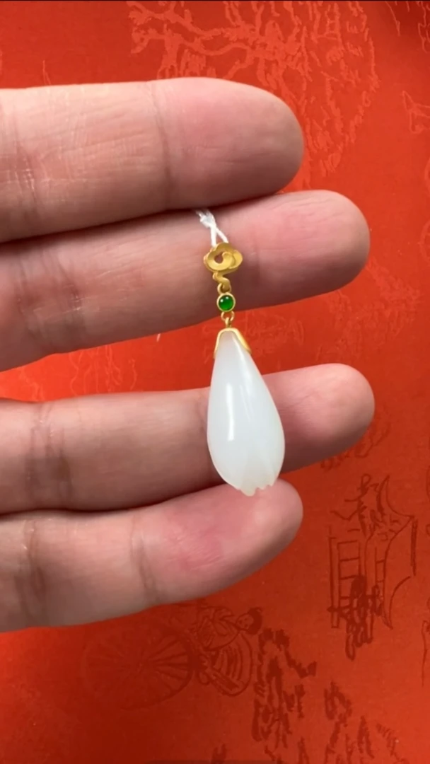 【闪购商品】和田玉挂件18K金镶嵌白玉兰镶嵌吊坠