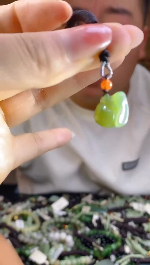 和田玉未镶嵌颈饰多样性发货，拍一发一