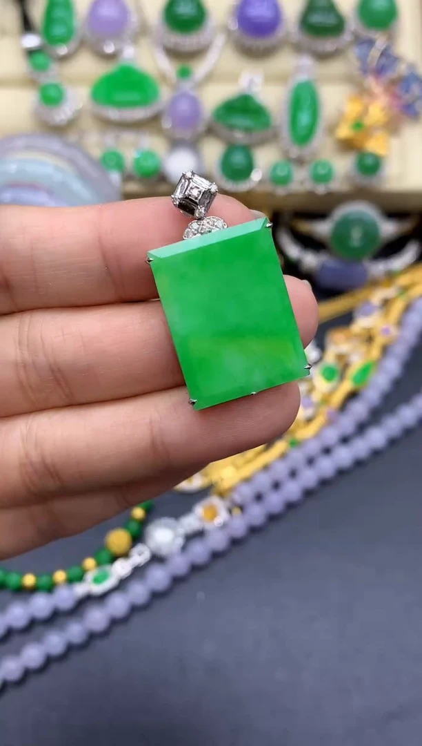 颈饰18K金镶嵌翡翠391-中国好珍宝