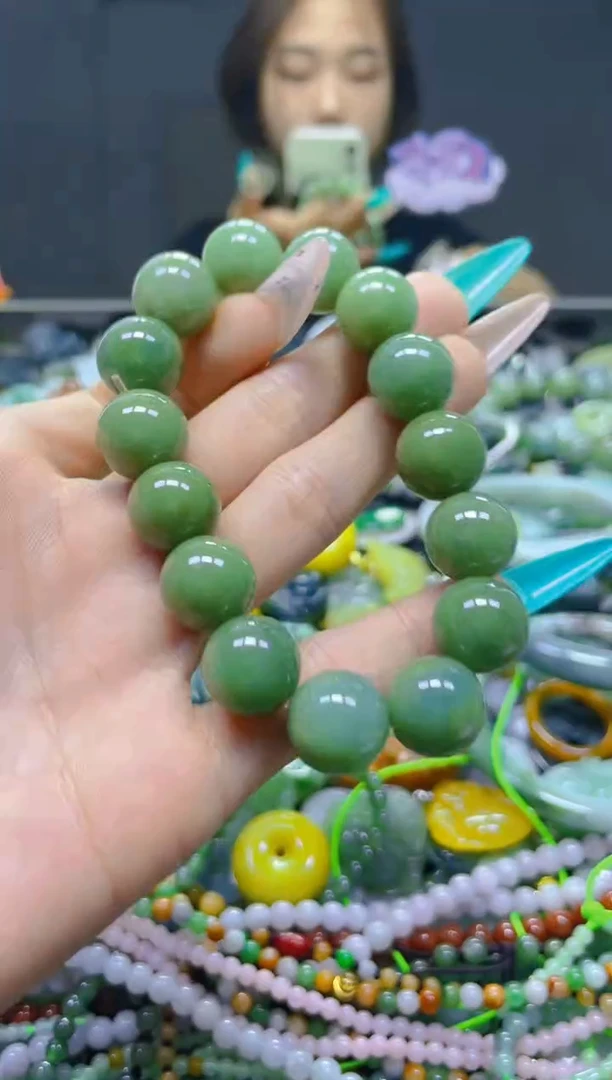 颈饰未镶嵌翡翠13MM/Z/翡翠A货，一件也是批发价