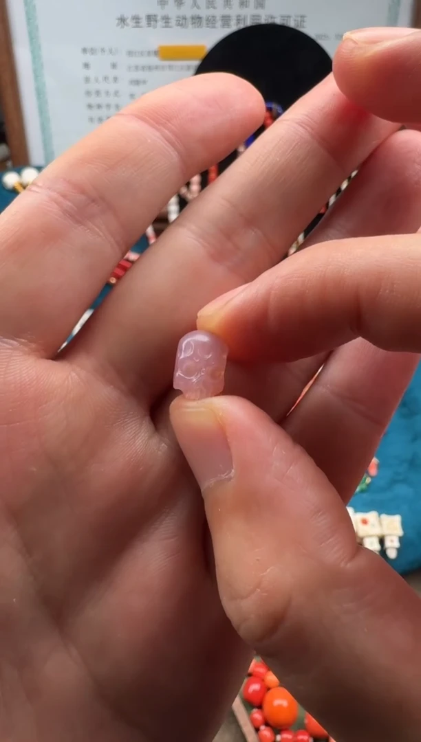 未镶嵌颈饰玛瑙/玉髓粉糯雕刻配饰7.8mm